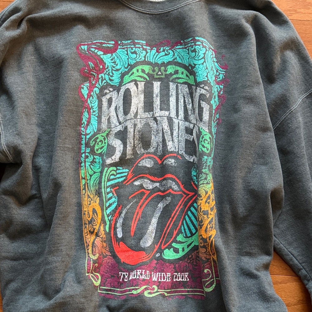 NWT Urban Outfitters Rolling Stones Graphic Sweatshirt - Picture 2 of 5